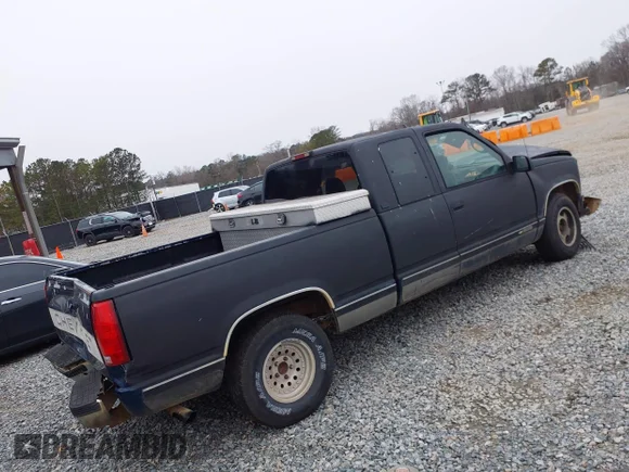 ✅ 1995 Chevrolet Silverado 1500 • VIN: 1GCEC19K5SE147685 • Lot: 41379632. Wystawiony na IAAI z przebiegiem 353 152 mil. Bezpłatny archiwum sprzedaży aukcyjnych z USA i szczegółowy raport historii pojazdu na DreamBid. Zdjęcie 4.