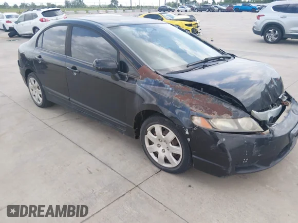 ✅ 2010 Honda Civic LX • VIN: 19XFA1F53AE021630 • Lot: 45652378. Wystawiony na IAAI z przebiegiem 215 221 mil. Bezpłatny archiwum sprzedaży aukcyjnych z USA i szczegółowy raport historii pojazdu na DreamBid. Zdjęcie 1.