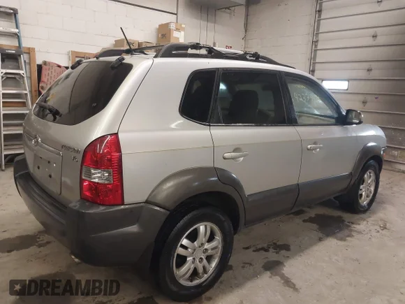 ✅ 2008 Hyundai Tucson SE • VIN: KM8JN12D38U881806 • Лот: 42339465. Опубликован ранее на IAAI с пробегом 182 932 миль. Бесплатный доступ к архиву аукционных продаж из США и подробный отчёт об истории автомобиля на DreamBid. Изображение 4.