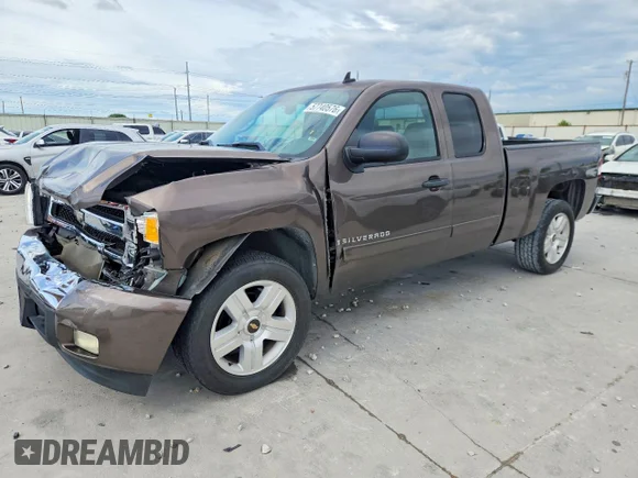 ✅ 2008 Chevrolet Silverado 1500 1LT • VIN: 1GCEC19J68Z249392 • Lot: 57740576. Wystawiony na Copart z przebiegiem 81 797 mil. Bezpłatny archiwum sprzedaży aukcyjnych z USA i szczegółowy raport historii pojazdu na DreamBid. Zdjęcie 1.
