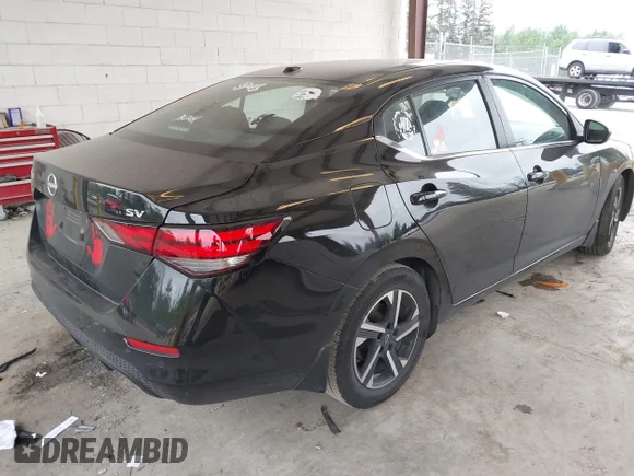 ✅ 2024 Nissan Sentra SV • VIN: 3N1AB8CV5RY284042 • Lot: 45042734. Wystawiony na IAAI z przebiegiem 21 655 mil. Bezpłatny archiwum sprzedaży aukcyjnych z USA i szczegółowy raport historii pojazdu na DreamBid. Zdjęcie 4.