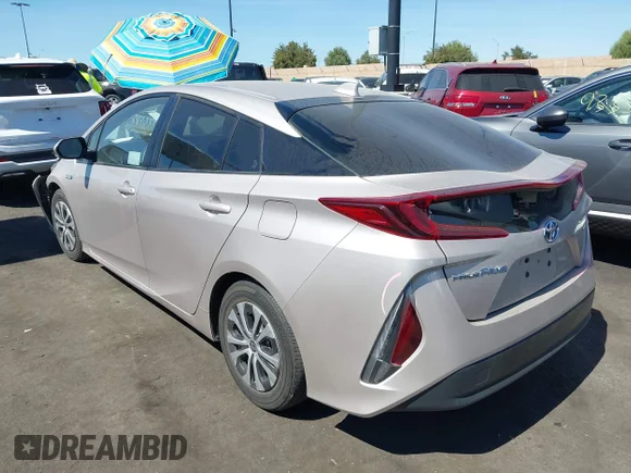 ✅ 2022 Toyota Prius LE • VIN: JTDKAMFP6N3209315 • Lot: 44612967. Wystawiony na IAAI z przebiegiem 77 450 mil. Bezpłatny archiwum sprzedaży aukcyjnych z USA i szczegółowy raport historii pojazdu na DreamBid. Zdjęcie 3.