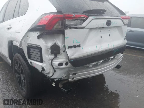 ✅ 2023 Toyota RAV4 Hybrid XSE • VIN: 4T3E6RFV3PU107223 • Lot: 44019862. Wystawiony na IAAI z przebiegiem 24 581 mil. Bezpłatny archiwum sprzedaży aukcyjnych z USA i szczegółowy raport historii pojazdu na DreamBid. Zdjęcie 6.