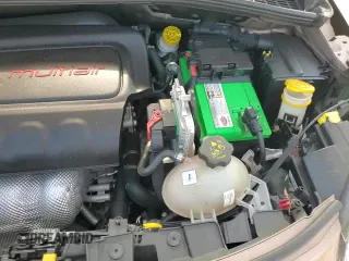 ✅ 2017 FIAT 500X Pop • VIN: ZFBCFXAB8HP614627 • Lot: 85556725. Wystawiony na Copart z przebiegiem 93 095 mil. Bezpłatny archiwum sprzedaży aukcyjnych z USA i szczegółowy raport historii pojazdu na DreamBid. Zdjęcie 14.