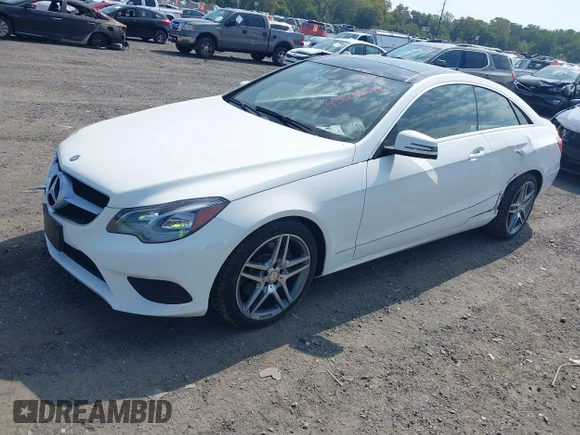 ✅ 2015 Mercedes-Benz E 400 • VIN: WDDKJ6HB2FF303453 • Lot: 43296753. Wystawiony na IAAI z przebiegiem 91 415 mil. Bezpłatny archiwum sprzedaży aukcyjnych z USA i szczegółowy raport historii pojazdu na DreamBid. Zdjęcie 2.