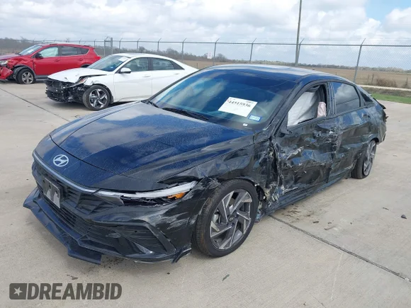 ✅ 2025 Hyundai Elantra SEL Sport • VIN: KMHLM4DG8SU048692 • Lot: 44515936. Wystawiony na IAAI z przebiegiem 10 879 mil. Bezpłatny archiwum sprzedaży aukcyjnych z USA i szczegółowy raport historii pojazdu na DreamBid. Zdjęcie 2.