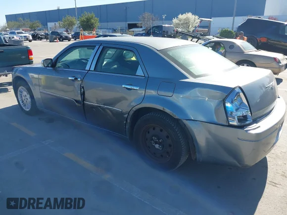 ✅ 2007 Chrysler 300 • VIN: 2C3KA43R97H829361 • Лот: 44564129. Опубліковано раніше на IAAI з пробігом 161 756 миль. Безкоштовний доступ до архіву аукціонних продажів зі США та докладний звіт про історію автомобіля на DreamBid. Зображення 3.