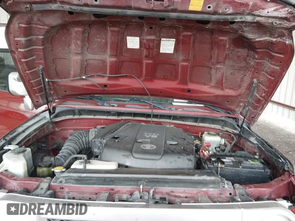 ✅ 2008 Toyota FJ Cruiser • VIN: JTEZU11FX8K001303 • Lot: 44873869. Wystawiony na IAAI z przebiegiem 208 576 mil. Bezpłatny archiwum sprzedaży aukcyjnych z USA i szczegółowy raport historii pojazdu na DreamBid. Zdjęcie 10.