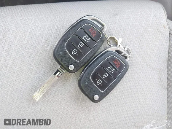 ✅ 2016 Hyundai Tucson Limited • VIN: KM8J33A25GU227907 • Lot: 42211605. Wystawiony na IAAI z przebiegiem 142 578 mil. Bezpłatny archiwum sprzedaży aukcyjnych z USA i szczegółowy raport historii pojazdu na DreamBid. Zdjęcie 11.
