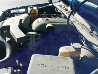 ✅ 2001 GMC Yukon XL SLT • VIN: 3GKFK16T41G271382 • Lot: 43656388. Listed on IAAI with 248,576 mi. Free auction sales archive from the USA and detailed vehicle history report at DreamBid. Image 14.