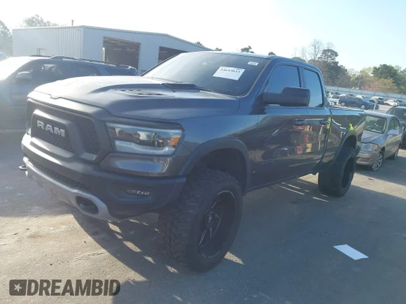 ✅ 2019 Ram 1500 Sport • VIN: 1C6SRFET7KN869695 • Лот: 44643033. Опубліковано раніше на IAAI з пробігом 215 909 миль. Безкоштовний доступ до архіву аукціонних продажів зі США та докладний звіт про історію автомобіля на DreamBid. Зображення 2.