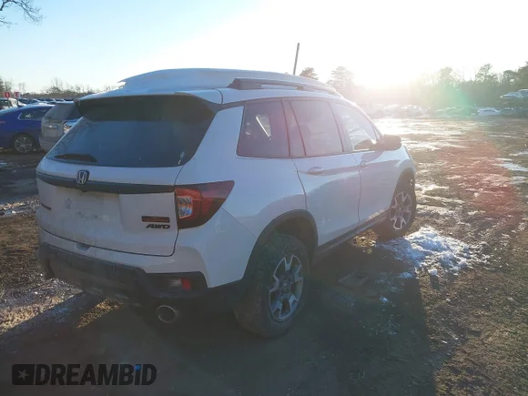 ✅ 2023 Honda Passport TrailSport • VIN: 5FNYF8H65PB041535 • Lot: 44221641. Wystawiony na IAAI z przebiegiem 71 738 mil. Bezpłatny archiwum sprzedaży aukcyjnych z USA i szczegółowy raport historii pojazdu na DreamBid. Zdjęcie 4.