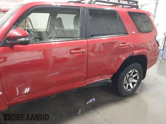 ✅ 2017 Toyota 4Runner SR5 Premium • VIN: JTEBU5JR0H5466934 • Lot: 44610434. Wystawiony na IAAI z przebiegiem 100 939 mil. Bezpłatny archiwum sprzedaży aukcyjnych z USA i szczegółowy raport historii pojazdu na DreamBid. Zdjęcie 6.