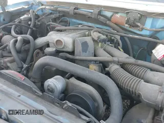 ✅ 1993 Ford F-150 • VIN: 1FTEX15Y5PKB08568 • Lot: 41657659. Wystawiony na IAAI z przebiegiem 153 533 mil. Bezpłatny archiwum sprzedaży aukcyjnych z USA i szczegółowy raport historii pojazdu na DreamBid. Zdjęcie 19.