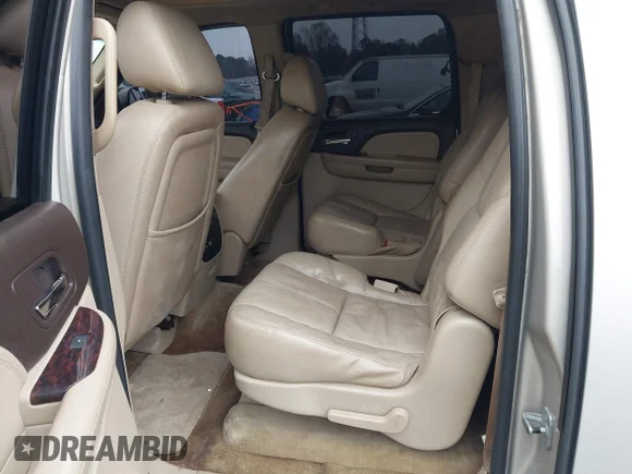 ✅ 2007 GMC Yukon XL • VIN: 1GKFK66837J303254 • Lot: 43865611. Wystawiony na IAAI z przebiegiem 212 253 mil. Bezpłatny archiwum sprzedaży aukcyjnych z USA i szczegółowy raport historii pojazdu na DreamBid. Zdjęcie 8.