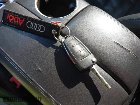 ✅ 2013 Audi Q7 S line Prestige • VIN: WA1DGAFE4DD001862 • Лот: 43219681. Опубликован ранее на IAAI с пробегом 214 716 миль. Бесплатный доступ к архиву аукционных продаж из США и подробный отчёт об истории автомобиля на DreamBid. Изображение 11.