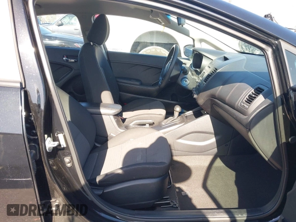 ✅ 2015 Kia Forte LX • VIN: KNAFX4A66F5361869 • Lot: 44287561. Wystawiony na IAAI z przebiegiem 102 687 mil. Bezpłatny archiwum sprzedaży aukcyjnych z USA i szczegółowy raport historii pojazdu na DreamBid. Zdjęcie 5.