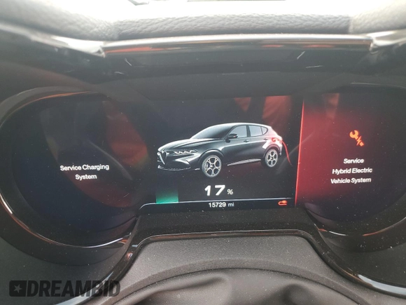 ✅ 2024 Alfa Romeo Tonale Veloce • VIN: ZASPATDW7R3051085 • Лот: 58329634. Опубліковано раніше на Copart з пробігом 15 729 миль. Безкоштовний доступ до архіву аукціонних продажів зі США та докладний звіт про історію автомобіля на DreamBid. Зображення 9.