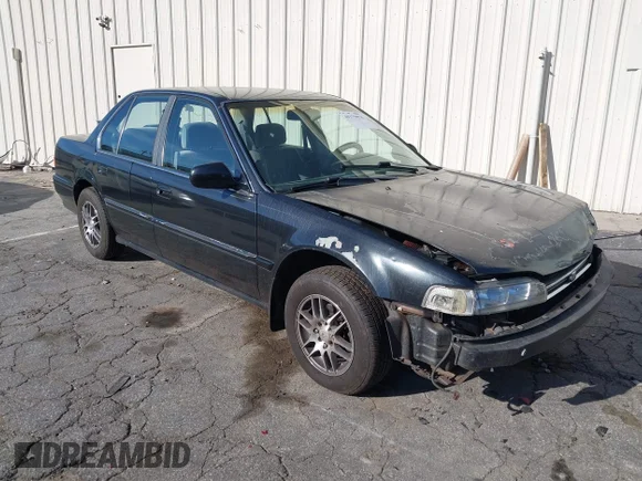 ✅ 1993 Honda Accord LX • VIN: 1HGCB7558PA189412 • Lot: 44379078. Wystawiony na IAAI z przebiegiem 361 330 mil. Bezpłatny archiwum sprzedaży aukcyjnych z USA i szczegółowy raport historii pojazdu na DreamBid. Zdjęcie 1.