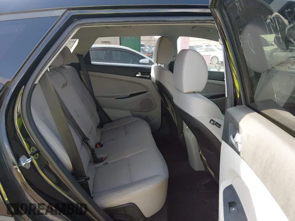 ✅ 2021 Hyundai Tucson Value • VIN: KM8J33A49MU391304 • Lot: 44164067. Wystawiony na IAAI z przebiegiem 53 994 mil. Bezpłatny archiwum sprzedaży aukcyjnych z USA i szczegółowy raport historii pojazdu na DreamBid. Zdjęcie 8.