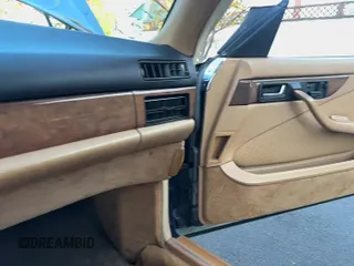 ✅ 1988 Mercedes-Benz 560 560SEC • VIN: WDBCA45D2JA417577 • Lot: 92130215. Listed on Copart with 122,971 mi. Free auction sales archive from the USA and detailed vehicle history report at DreamBid. Image 11.