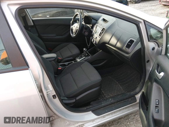 ✅ 2018 Kia Forte S • VIN: 3KPFL4A72JE212637 • Lot: 44362275. Wystawiony na IAAI z przebiegiem 140 202 mil. Bezpłatny archiwum sprzedaży aukcyjnych z USA i szczegółowy raport historii pojazdu na DreamBid. Zdjęcie 5.
