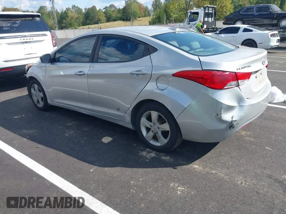 ✅ 2013 Hyundai Elantra GLS • VIN: KMHDH4AE6DU794217 • Lot: 43330737. Wystawiony na IAAI z przebiegiem 231 032 mil. Bezpłatny archiwum sprzedaży aukcyjnych z USA i szczegółowy raport historii pojazdu na DreamBid. Zdjęcie 3.