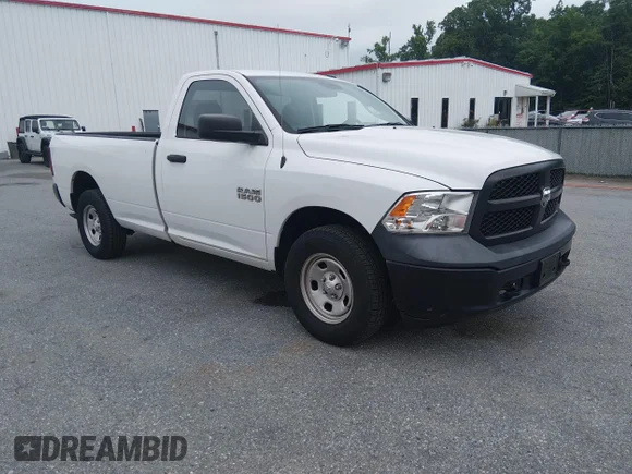 ✅ 2018 Ram 1500 Tradesman • VIN: 3C6JR7DG8JG320536 • Lot: 45536978. Wystawiony na IAAI z przebiegiem 16 891 mil. Bezpłatny archiwum sprzedaży aukcyjnych z USA i szczegółowy raport historii pojazdu na DreamBid. Zdjęcie 1.