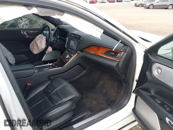 ✅ 2020 Lincoln Continental Reserve • VIN: 1LN6L9NP8L5603325 • Lot: 43387791. Wystawiony na IAAI z przebiegiem 40 520 mil. Bezpłatny archiwum sprzedaży aukcyjnych z USA i szczegółowy raport historii pojazdu na DreamBid. Zdjęcie 5.