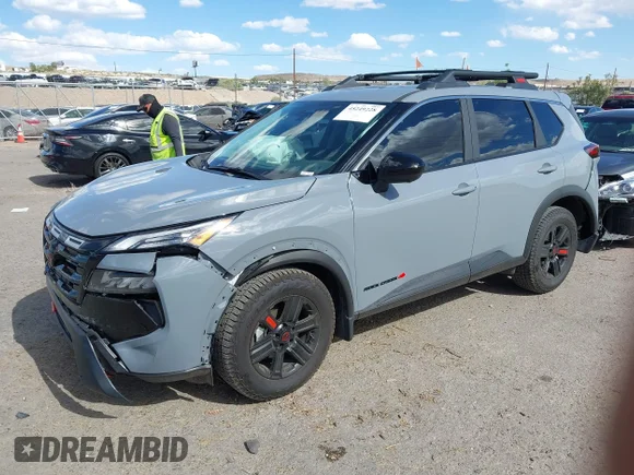 ✅ 2026 Nissan Rogue SV • VIN: 5N1BT3BB3TC720603 • Лот: 45249228. Опубликован ранее на IAAI с пробегом 9 989 миль. Бесплатный доступ к архиву аукционных продаж из США и подробный отчёт об истории автомобиля на DreamBid. Изображение 2.