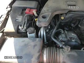 ✅ 2019 Jeep Wrangler Unlimited Sahara • VIN: 1C4HJXEG0KW543525 • Lot: 68861845. Wystawiony na Copart z przebiegiem 113 981 mil. Bezpłatny archiwum sprzedaży aukcyjnych z USA i szczegółowy raport historii pojazdu na DreamBid. Zdjęcie 16.