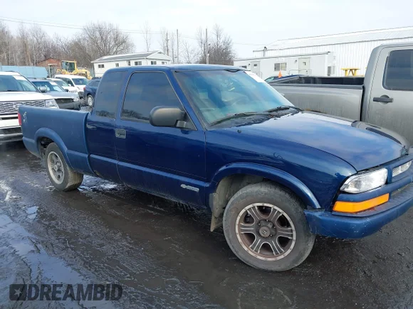 ✅ 2003 Chevrolet S-10 Fleet • VIN: 1GCCS19X438235682 • Lot: 44388276. Wystawiony na IAAI z przebiegiem 208 157 mil. Bezpłatny archiwum sprzedaży aukcyjnych z USA i szczegółowy raport historii pojazdu na DreamBid. Zdjęcie 1.
