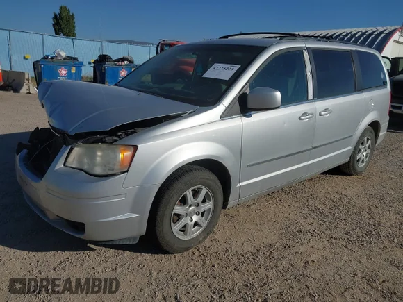 ✅ 2010 Chrysler Town & Country Touring • VIN: 2A4RR5DX0AR339442 • Lot: 43225229. Wystawiony na IAAI z przebiegiem 199 089 mil. Bezpłatny archiwum sprzedaży aukcyjnych z USA i szczegółowy raport historii pojazdu na DreamBid. Zdjęcie 2.