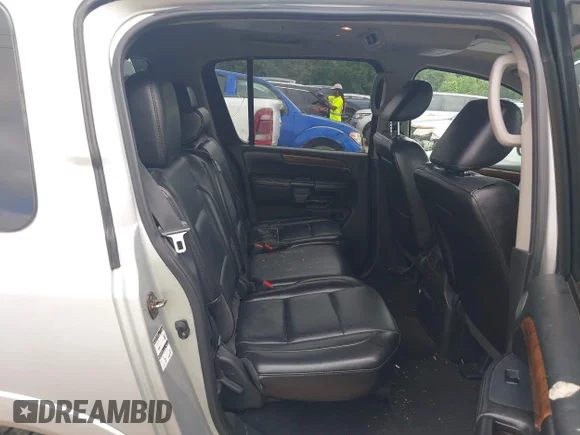 ✅ 2014 Nissan Armada Platinum • VIN: 5N1BA0ND5EN609740 • Lot: 42308325. Wystawiony na IAAI z przebiegiem 197 675 mil. Bezpłatny archiwum sprzedaży aukcyjnych z USA i szczegółowy raport historii pojazdu na DreamBid. Zdjęcie 8.