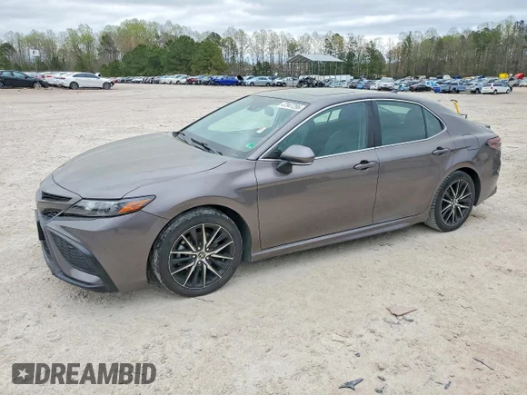 ✅ 2022 Toyota Camry SE • VIN: 4T1S11AK0NU046063 • Лот: 47947296. Опубликован ранее на Copart с пробегом 220 066 миль. Бесплатный доступ к архиву аукционных продаж из США и подробный отчёт об истории автомобиля на DreamBid. Изображение 1.