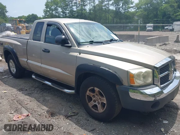 ✅ 2005 Dodge Dakota SLT • VIN: 1D7HW42N45S110567 • Lot: 42569653. Listed on IAAI with 113,342 mi. Free auction sales archive from the USA and detailed vehicle history report at DreamBid. Image 1.