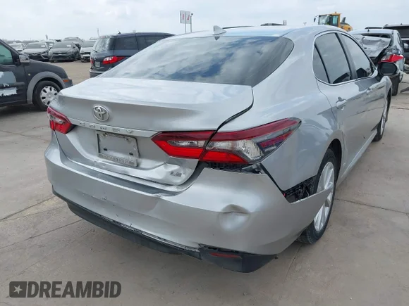 ✅ 2021 Toyota Camry LE • VIN: 4T1C11AK8MU541209 • Lot: 44380008. Wystawiony na IAAI z przebiegiem 77 359 mil. Bezpłatny archiwum sprzedaży aukcyjnych z USA i szczegółowy raport historii pojazdu na DreamBid. Zdjęcie 6.