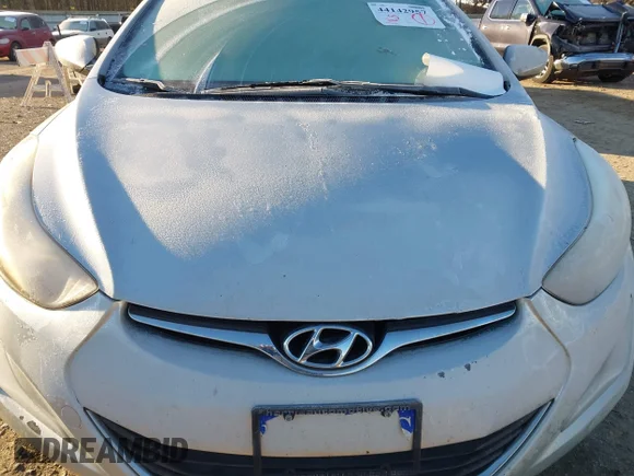 ✅ 2015 Hyundai Elantra SE • VIN: KMHDH4AE0FU415098 • Lot: 44142957. Wystawiony na IAAI z przebiegiem 122 291 mil. Bezpłatny archiwum sprzedaży aukcyjnych z USA i szczegółowy raport historii pojazdu na DreamBid. Zdjęcie 6.