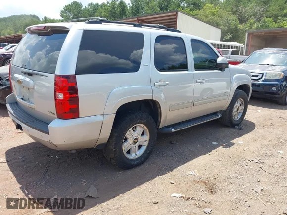 ✅ 2011 Chevrolet Tahoe LT • VIN: 1GNSCBE00BR188528 • Lot: 45442091. Wystawiony na IAAI z przebiegiem 329 424 mil. Bezpłatny archiwum sprzedaży aukcyjnych z USA i szczegółowy raport historii pojazdu na DreamBid. Zdjęcie 4.