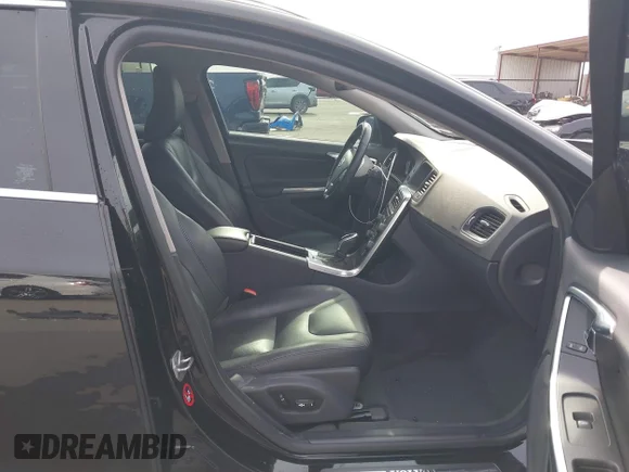 ✅ 2015 Volvo V60 T5 Drive-E Premier • VIN: YV140MEB7F1207663 • Лот: 43951718. Опубліковано раніше на IAAI з пробігом 79 474 миль. Безкоштовний доступ до архіву аукціонних продажів зі США та докладний звіт про історію автомобіля на DreamBid. Зображення 5.