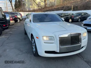 ✅ 2013 Rolls-Royce Ghost • VIN: SCA664S57DUX51885 • Lot: 51327575. Wystawiony na Copart z przebiegiem 90 109 mil. Bezpłatny archiwum sprzedaży aukcyjnych z USA i szczegółowy raport historii pojazdu na DreamBid. Zdjęcie 11.