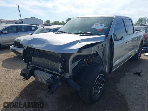 ✅ 2022 Ford F-150 XLT • VIN: 1FTFW1ED3NFA98617 • Lot: 43332833. Wystawiony na IAAI z przebiegiem 81 005 mil. Bezpłatny archiwum sprzedaży aukcyjnych z USA i szczegółowy raport historii pojazdu na DreamBid. Zdjęcie 6.