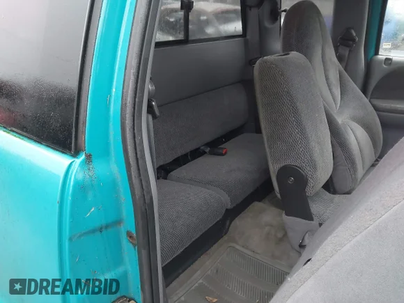 ✅ 1997 Dodge Dakota • VIN: 1B7GG23X4VS214354 • Lot: 44553963. Wystawiony na IAAI z przebiegiem 158 061 mil. Bezpłatny archiwum sprzedaży aukcyjnych z USA i szczegółowy raport historii pojazdu na DreamBid. Zdjęcie 8.