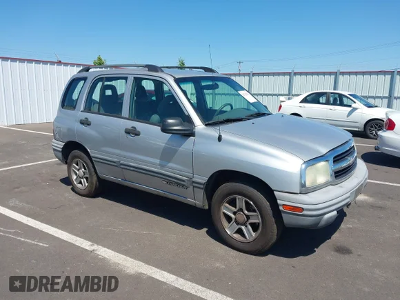 ✅ 2003 Chevrolet Tracker • VIN: 2CNBJ13C036947628 • Лот: 42712274. Опубліковано раніше на IAAI з пробігом 194 065 миль. Безкоштовний доступ до архіву аукціонних продажів зі США та докладний звіт про історію автомобіля на DreamBid. Зображення 1.