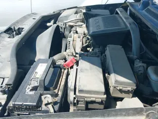 ✅ 2006 Jeep Commander • VIN: 1J8HG48N06C129698 • Lot: 41777105. Wystawiony na IAAI z przebiegiem 223 816 mil. Bezpłatny archiwum sprzedaży aukcyjnych z USA i szczegółowy raport historii pojazdu na DreamBid. Zdjęcie 19.