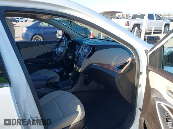 ✅ 2016 Hyundai Santa Fe • VIN: 5XYZTDLB9GG305892 • Lot: 44194088. Wystawiony na IAAI z przebiegiem 49 329 mil. Bezpłatny archiwum sprzedaży aukcyjnych z USA i szczegółowy raport historii pojazdu na DreamBid. Zdjęcie 5.