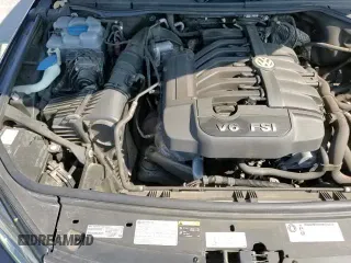 ✅ 2017 Volkswagen Touareg Wolfsburg Edition • VIN: WVGRF7BP2HD001661 • Lot: 70929085. Wystawiony na Copart z przebiegiem 55 605 mil. Bezpłatny archiwum sprzedaży aukcyjnych z USA i szczegółowy raport historii pojazdu na DreamBid. Zdjęcie 14.