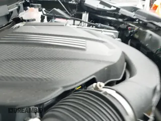 ✅ 2025 Chevrolet Traverse AWD High Country • VIN: 1GNEVKRS1SJ209419 • Lot: 43264818. Wystawiony na IAAI z przebiegiem 5 343 mil. Bezpłatny archiwum sprzedaży aukcyjnych z USA i szczegółowy raport historii pojazdu na DreamBid. Zdjęcie 19.