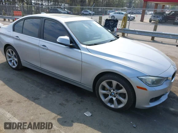 ✅ 2012 BMW 3 Series 335i • VIN: WBA3A9C57CF270380 • Лот: 44714095. Опубликован ранее на IAAI с пробегом Не указан. Бесплатный доступ к архиву аукционных продаж из США и подробный отчёт об истории автомобиля на DreamBid. Изображение 1.