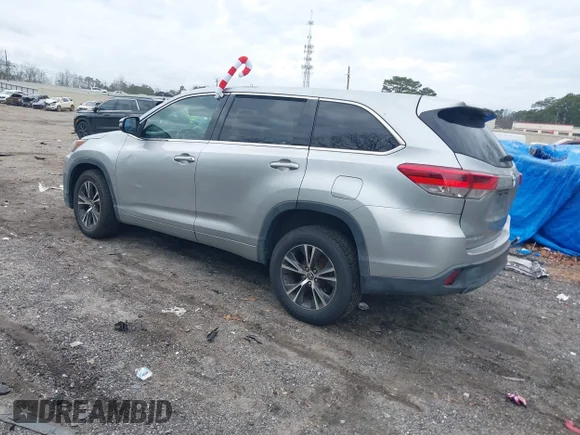 ✅ 2018 Toyota Highlander LE Plus • VIN: 5TDZZRFHXJS240265 • Лот: 44126816. Опубліковано раніше на IAAI з пробігом 173 348 миль. Безкоштовний доступ до архіву аукціонних продажів зі США та докладний звіт про історію автомобіля на DreamBid. Зображення 3.